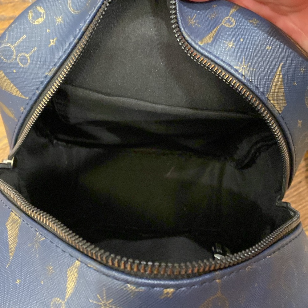 Mini Loungfly Harry Potter backpack - Picture 5 of 6